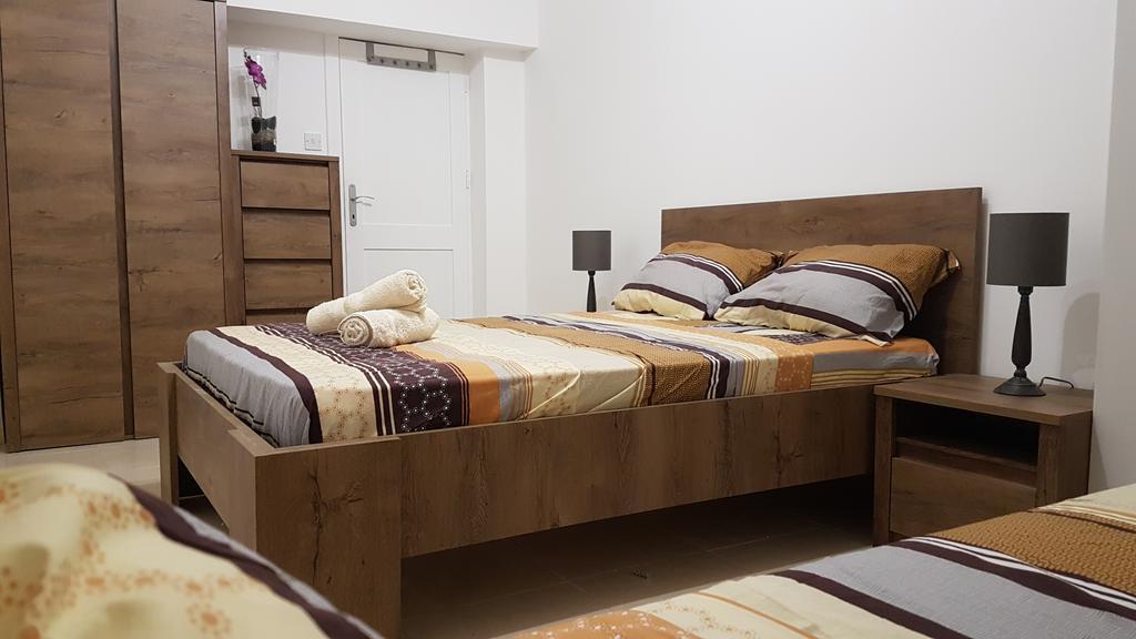 Spinola Seafront Apartment Сент Джулианс Экстерьер фото